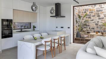 3 bedrooms, Internet