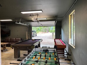 Standard Cabin | Game room