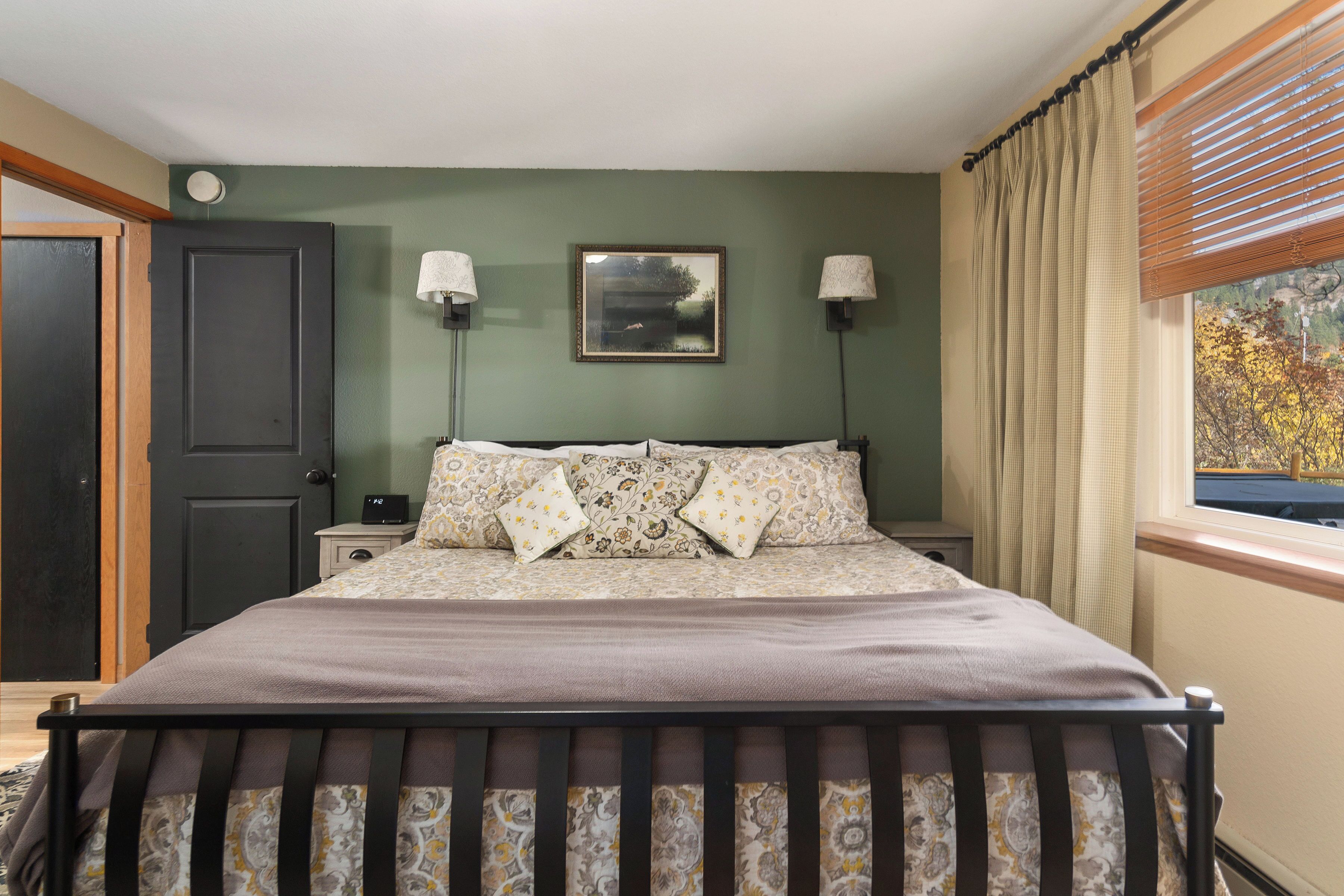 Standard Cabin | Iron/ironing board, free WiFi