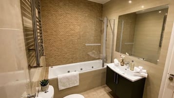 Apartment, 2 Bedrooms | Bathroom
