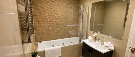 Apartment, 2 Bedrooms | Bathroom