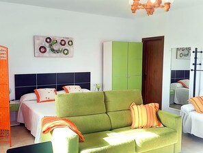 Iron/ironing board, free WiFi - Loft con jardín y zona de barbacoa   (Conil de la Frontera)