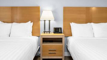 Desk, iron/ironing board, WiFi, bed sheets