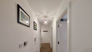 Interior - Charming Two-Bedroom Flat in Tottenham (London)