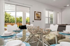 Room - Stunning Bright Family Home Sleeps 25 BL102 (Kissimmee)