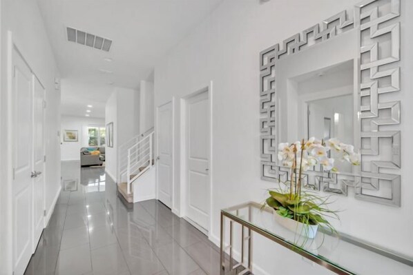 Interior - Stunning Bright Family Home Sleeps 25 BL102 (Kissimmee)