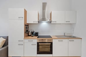 Kühlschrank, Ofen, Herdplatte, Geschirrspüler