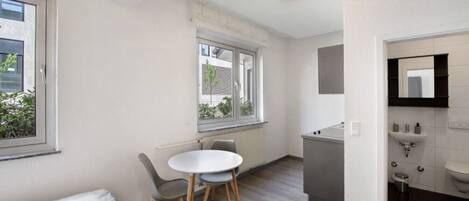 Desk, iron/ironing board, WiFi