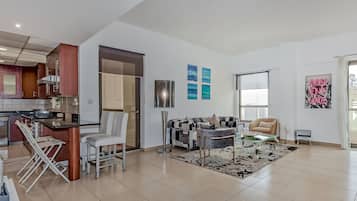 Apartment, 1 Bedroom, Balcony, River View | Living room