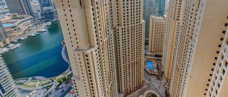 อพาร์ทเมนท์, 1 ห้องนอน, ระเบียง, วิวแม่น้ำ | วิวระเบียง