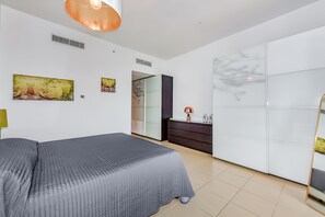 Apartment, 1 Bedroom, Balcony, River View - 1BR Apartment with Marina View at Sadaf (Dubai)
