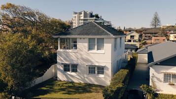 Apartment | Reception