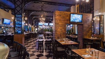 Bar (in der Unterkunft)