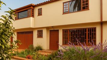 Fachada de la propiedad