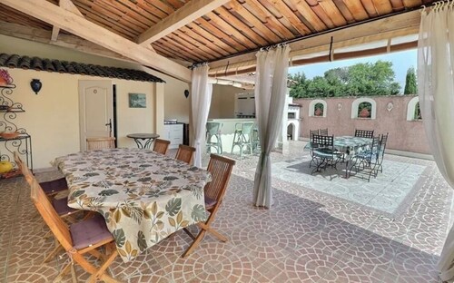 Appartement de vacances indépendant pour 2 adultes, avec piscine.