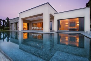 Villa, 4 camere da letto, piscina privata, vista giardino | Piscina | Piscina all'aperto