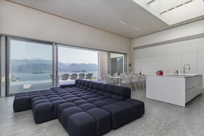 Villa, 4 soverom, privat basseng, hageutsikt | Oppholdsrom