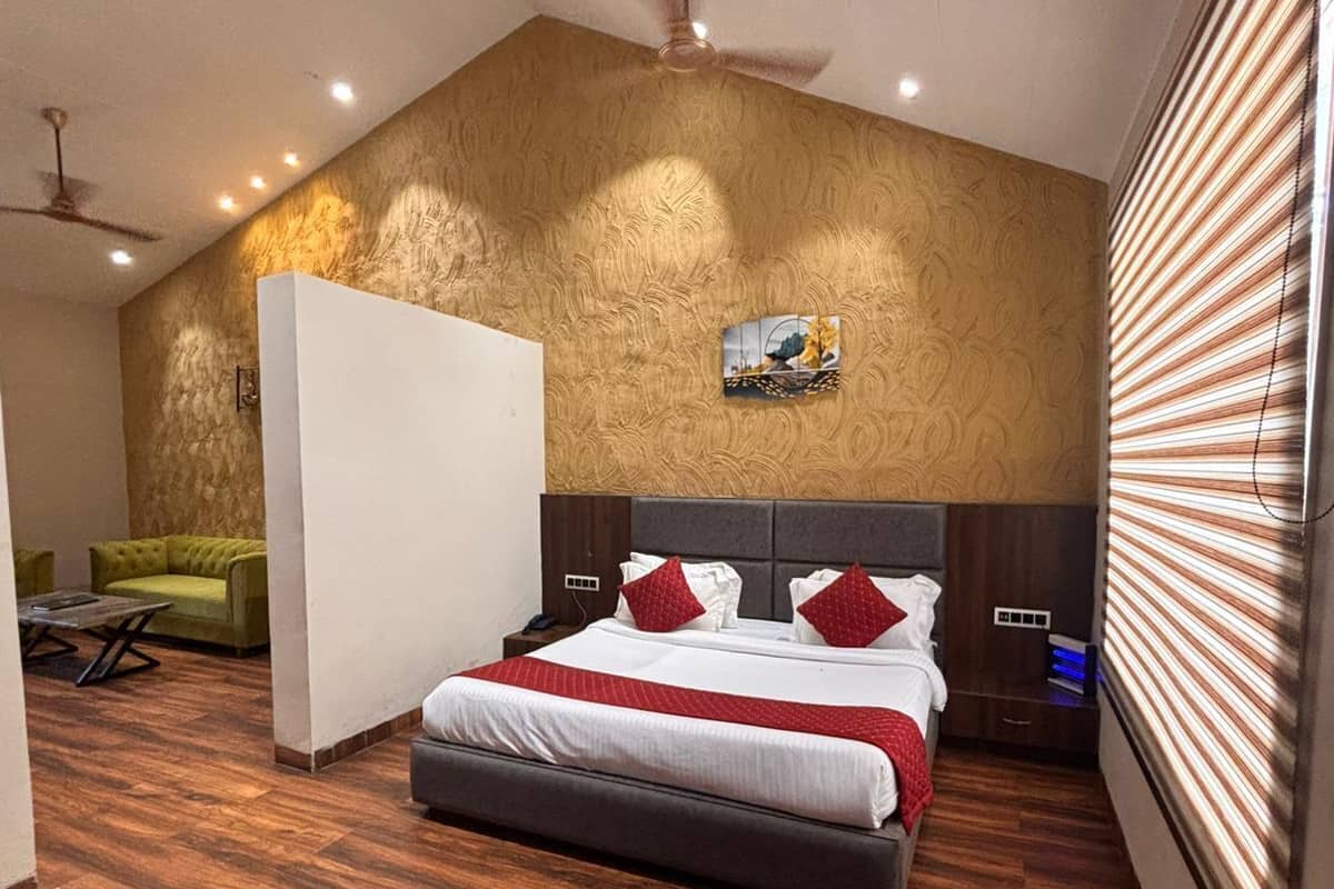 Deluxe Double Room, City View