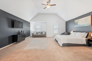 4 bedrooms, desk, iron/ironing board, travel cot