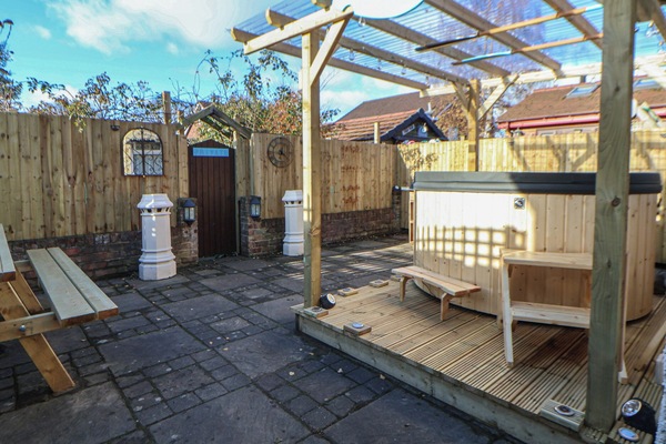 Cottage | Property grounds