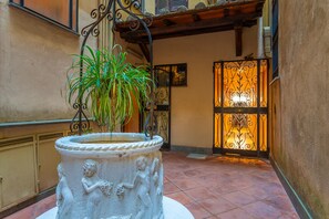 Exterior detail - Oca Living (Roma)