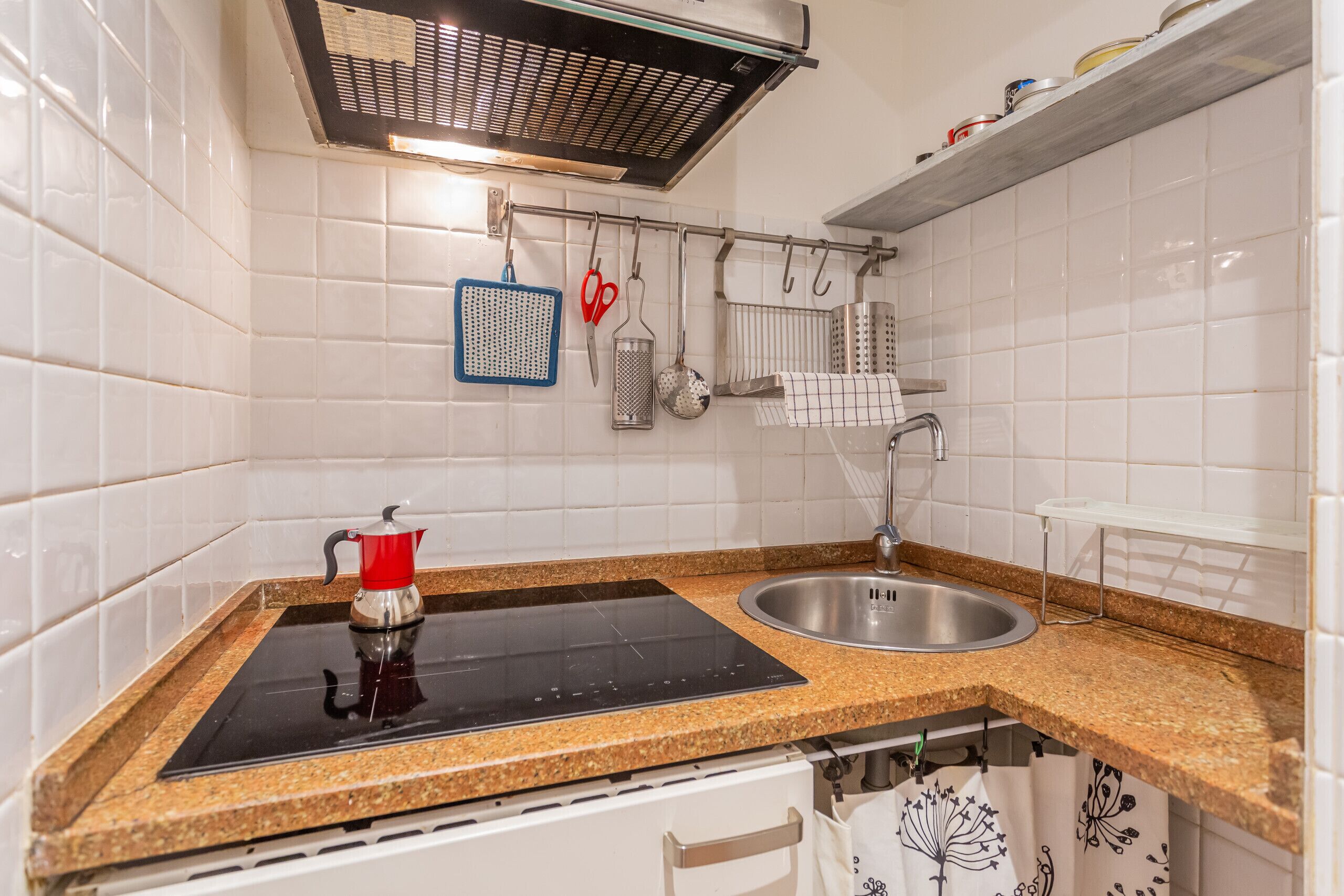 Fridge, microwave, coffee/tea maker, electric kettle