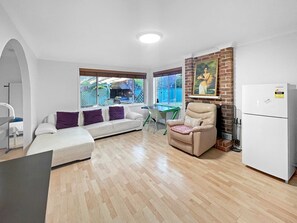 House | 1 bedroom, Internet