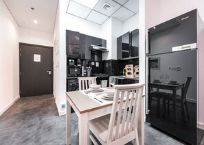 House - Stayshort - Studio Unit in JVC Sleeps 3 With Balcony (Dubai)