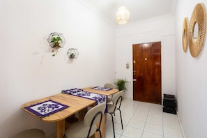 1 bedroom, Internet - Central Athens Fully-equipped Getaway in Victoria (Athens)
