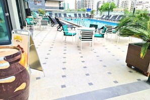 Pool - Alezzi N10 Studio 155 (Mamaia-Sat)