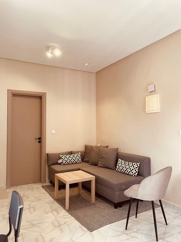 Studio, ban công, quang cảnh thành phố | Khu phòng khách