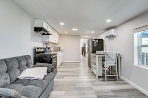Apartment (1 Bedroom) | Interior - Prime I-10/610 Access! Houston Home Base (Houston)