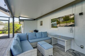 Interior - Poolside Retreat 2 Mi to Dtwn Cape Coral (Cape Coral)