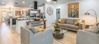 Near 5th Ave & Beach! Family-friendly Naples Home