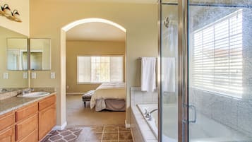Rumah (6 Bedrooms) | Interior