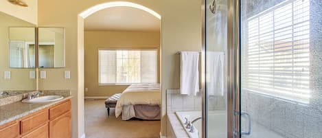 House (6 Bedrooms) | Interior