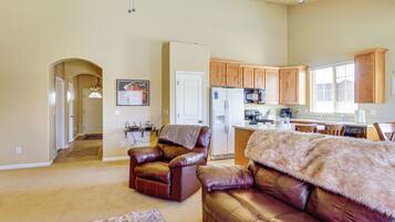 Rumah (6 Bedrooms) | Interior