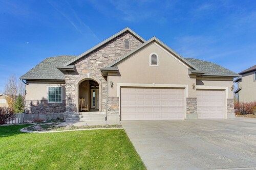 3,600 Sq Ft, Large Fenced Yard: Heber City Retreat