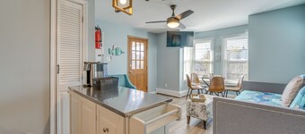 Walk to Beach & Boardwalk: Ocean City Haven!