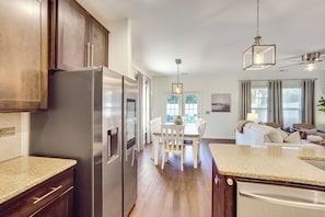 House (3 Bedrooms) | Interior