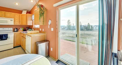 Dog Friendly! Helena Valley Home w/ Mtn Views