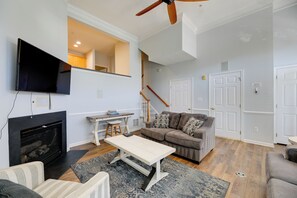 Interior - Game Room & Community Perks! Ocean View Retreat (Ocean View)