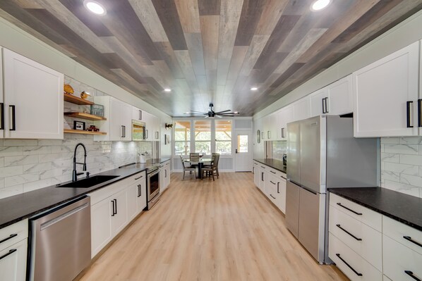 House (4 Bedrooms) | Interior