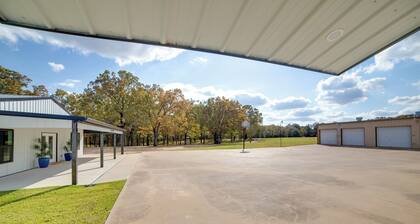 Lake Fork Studio w/ Boat Ramp A Loft