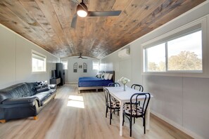 Apartment (0 Bedroom) | Interior