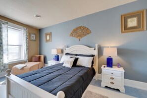 Apartment (3 Bedrooms) | Interior - Walkable Racine Retreat! 1 Mi to Lake Michigan (Racine)