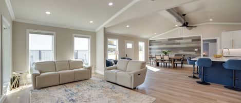 House (2 Bedrooms) | Interior