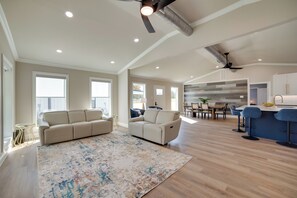 Interior - Fish, Boat & Relax! Lake Fork Home w/ Shared Dock (Emory)