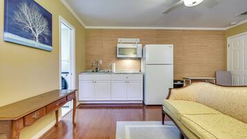 Apartment (0 Bedroom) | Interior