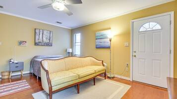 Apartment (0 Bedroom) | Interior